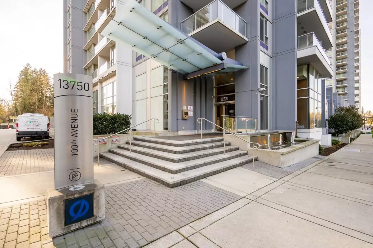 Family Room Photo of 3709 13750 100 Avenue, Surrey, BC