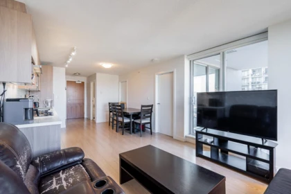 Walk-In Closet Photo of 3709 13750 100 Avenue, Surrey, BC