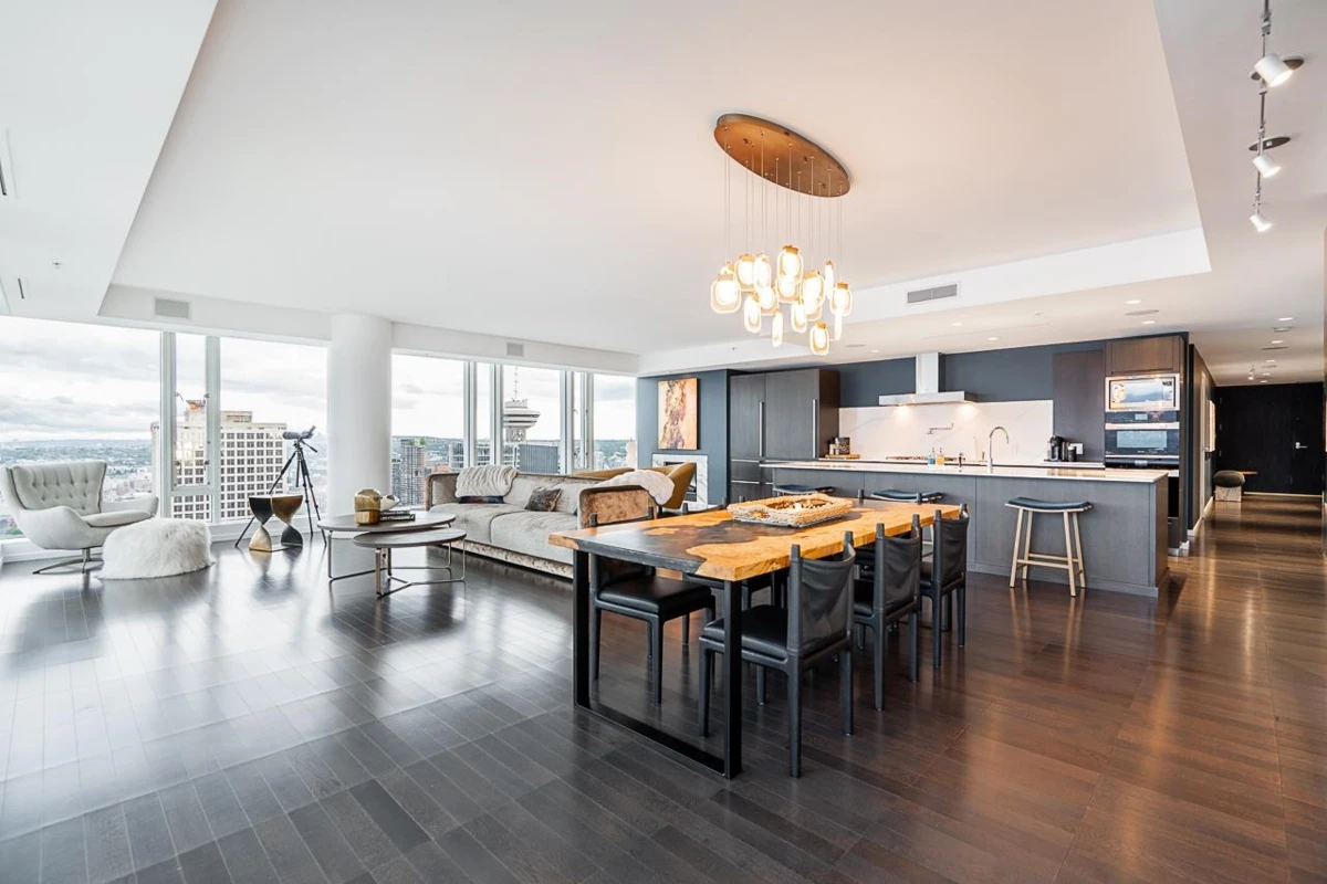 Dining Area Photo of 4101 1011 W Cordova Street, Vancouver, BC