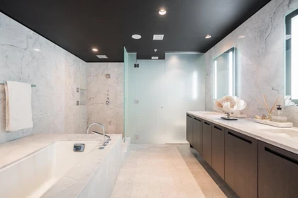 Entry Foyer Photo of 4101 1011 W Cordova Street, Vancouver, BC