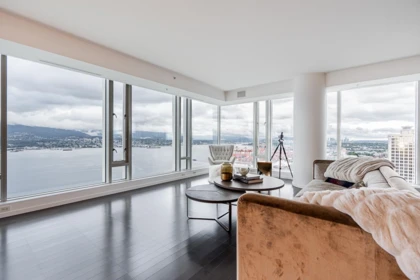 Kitchen Island Photo of 4101 1011 W Cordova Street, Vancouver, BC