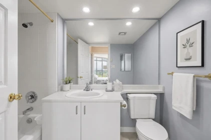 Walk-In Closet Photo of 1701 14881 103a Avenue, Surrey, BC