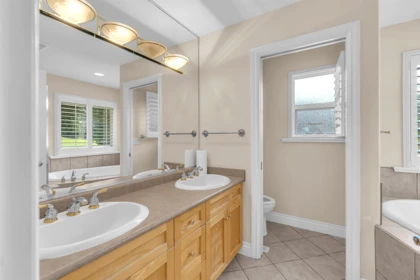 Hallway Photo of 1760 Hampton Drive, Coquitlam, BC