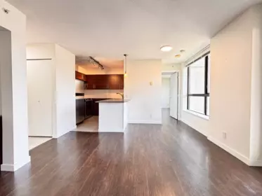 Kitchen Photo of 902 833 Agnes Street, New Westminster, BC
