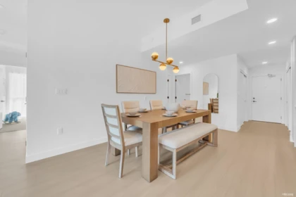 Kitchen Island Photo of 510 422 E 3rd Street, North Vancouver, BC