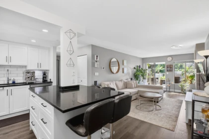 Kitchen Island Photo of 202 812 Milton Street, New Westminster, BC