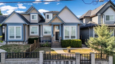 907 Harris Avenue, Coquitlam, BC, Coquitlam — Half Duplex for sale