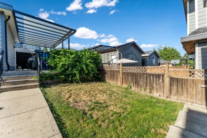 907 Harris Avenue, Coquitlam, BC, Coquitlam — Half Duplex for sale