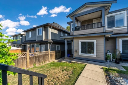 907 Harris Avenue, Coquitlam, BC, Coquitlam — Half Duplex for sale
