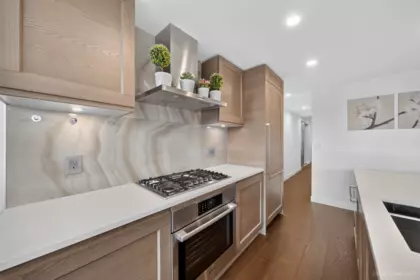 Kitchen Island Photo of 1306 5629 Birney Avenue, Vancouver, BC