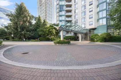 705 4505 Hazel Street, Burnaby, BC, Burnaby — Apartment/Condo for sale