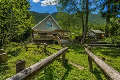66510 Kereluk Road, Hope, BC, Hope — Single Family Residence for sale