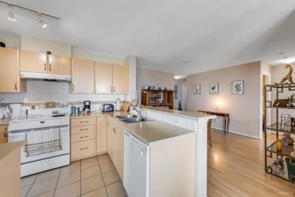 1501 6659 Southoaks Crescent, Burnaby, BC, Burnaby — Apartment/Condo for sale