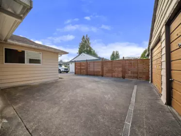 Hot Tub / Spa Photo of 667 Cypress Street, Coquitlam, BC