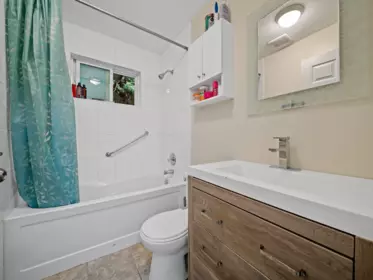 Mudroom Photo of 667 Cypress Street, Coquitlam, BC
