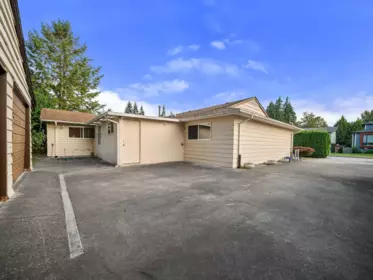 Outdoor Kitchen Photo of 667 Cypress Street, Coquitlam, BC