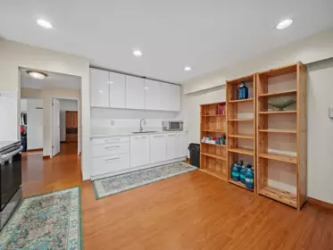 Walk-In Closet Photo of 667 Cypress Street, Coquitlam, BC