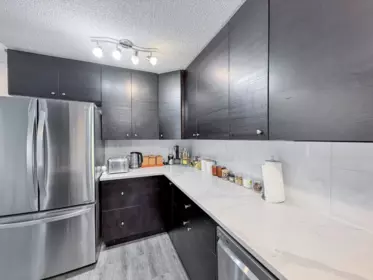 Kitchen Photo of 905 2016 Fullerton Avenue, North Vancouver, BC