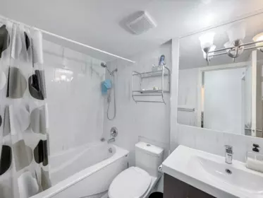 Pantry Photo of 905 2016 Fullerton Avenue, North Vancouver, BC