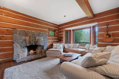 Breakfast Nook Photo of 5851 Eagle Island, West Vancouver, BC
