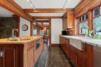 Dining Area Photo of 5851 Eagle Island, West Vancouver, BC