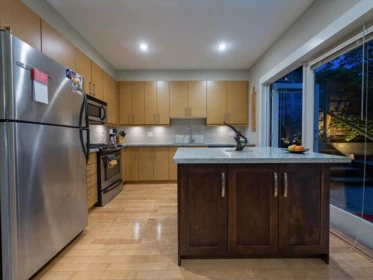 Kitchen Island Photo of 2982 Chesterfield Avenue, North Vancouver, BC