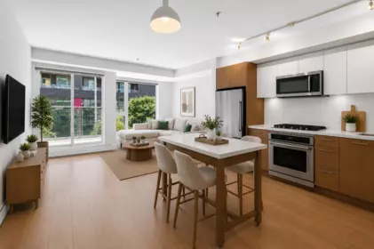 304 384 E 1st Avenue, Vancouver, BC, Vancouver — Apartment/Condo for sale