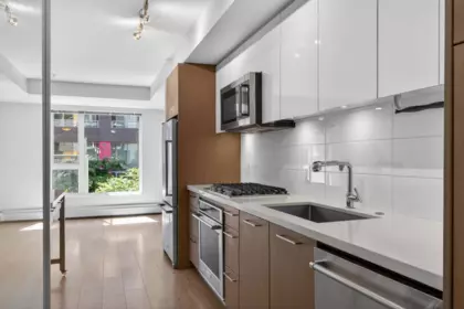 304 384 E 1st Avenue, Vancouver, BC, Vancouver — Apartment/Condo for sale
