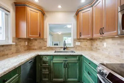 Kitchen Photo of 64 1400 164 Street, Surrey, BC