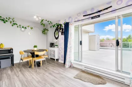 Kitchen Photo of 312 13771 72a Avenue, Surrey, BC