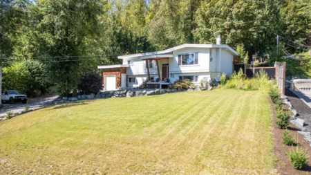 47913 Hansom Road, Sardis - Chwk River Valley, BC, Sardis - chwk river valley — Single Family Residence for sale