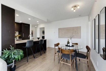 Breakfast Nook Photo of 708 833 Homer Street, Vancouver, BC