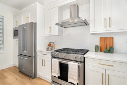 Kitchen Island Photo of 13 9762 182a Street, Surrey, BC