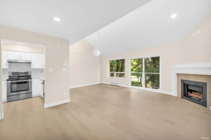 302 8600 Westminster Highway, Richmond, BC, Richmond — Townhouse for sale