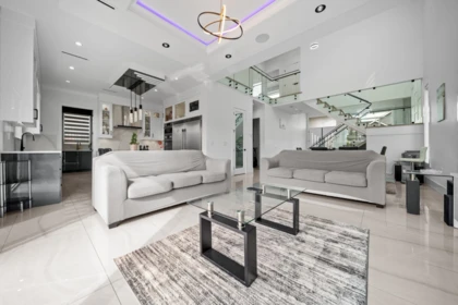 Kitchen Island Photo of 1725 167 Street, Surrey, BC