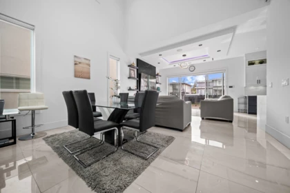 Kitchen Photo of 1725 167 Street, Surrey, BC