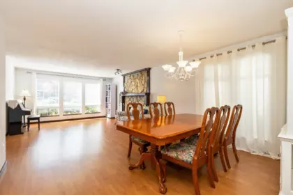 Kitchen Island Photo of 22687 Kendrick Loop, Maple Ridge, BC