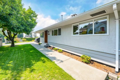 Laundry Room Photo of 3277 Chesterfield Avenue, North Vancouver, BC