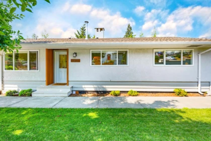 Mudroom Photo of 3277 Chesterfield Avenue, North Vancouver, BC