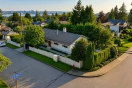 3277 Chesterfield Avenue, North Vancouver, BC