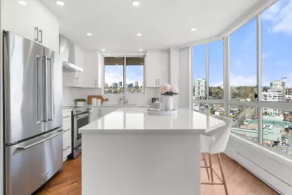 Kitchen Island Photo of 1704 1245 Quayside Drive, New Westminster, BC