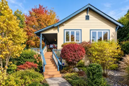 114 W Kings Road, North Vancouver, BC, North Vancouver — Single Family Residence for sale