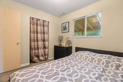 Basement Recreation Room Photo of 63920 Flood Hope Road, Hope, BC