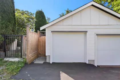 Swimming Pool Photo of 1131 E 23rd Avenue, Vancouver, BC