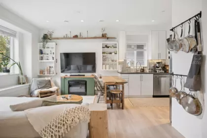 Kitchen Island Photo of 1604 E 36th Avenue, Vancouver, BC