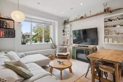 Living Room Photo of 1604 E 36th Avenue, Vancouver, BC