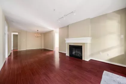 Entry Foyer Photo of 2112 5113 Garden City Road, Richmond, BC
