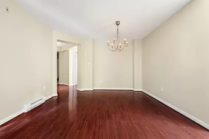 Mudroom Photo of 2112 5113 Garden City Road, Richmond, BC
