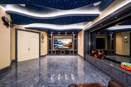 Hallway Photo of 4751 Granville Avenue, Richmond, BC