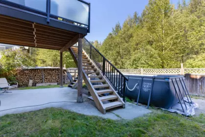 Hot Tub / Spa Photo of 6 7467 Prospect Street, Pemberton, BC